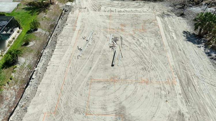 Layout: The house laid out on the pad.